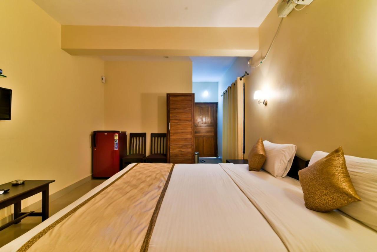 Baga Fantacia Beach Inn Calangute Exterior photo