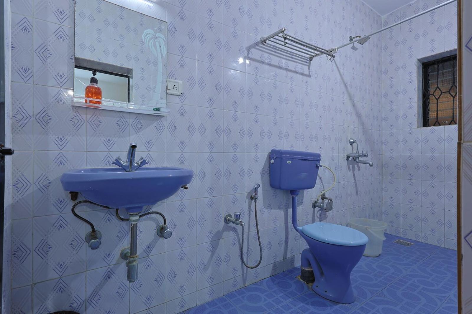 Baga Fantacia Beach Inn Calangute Room photo