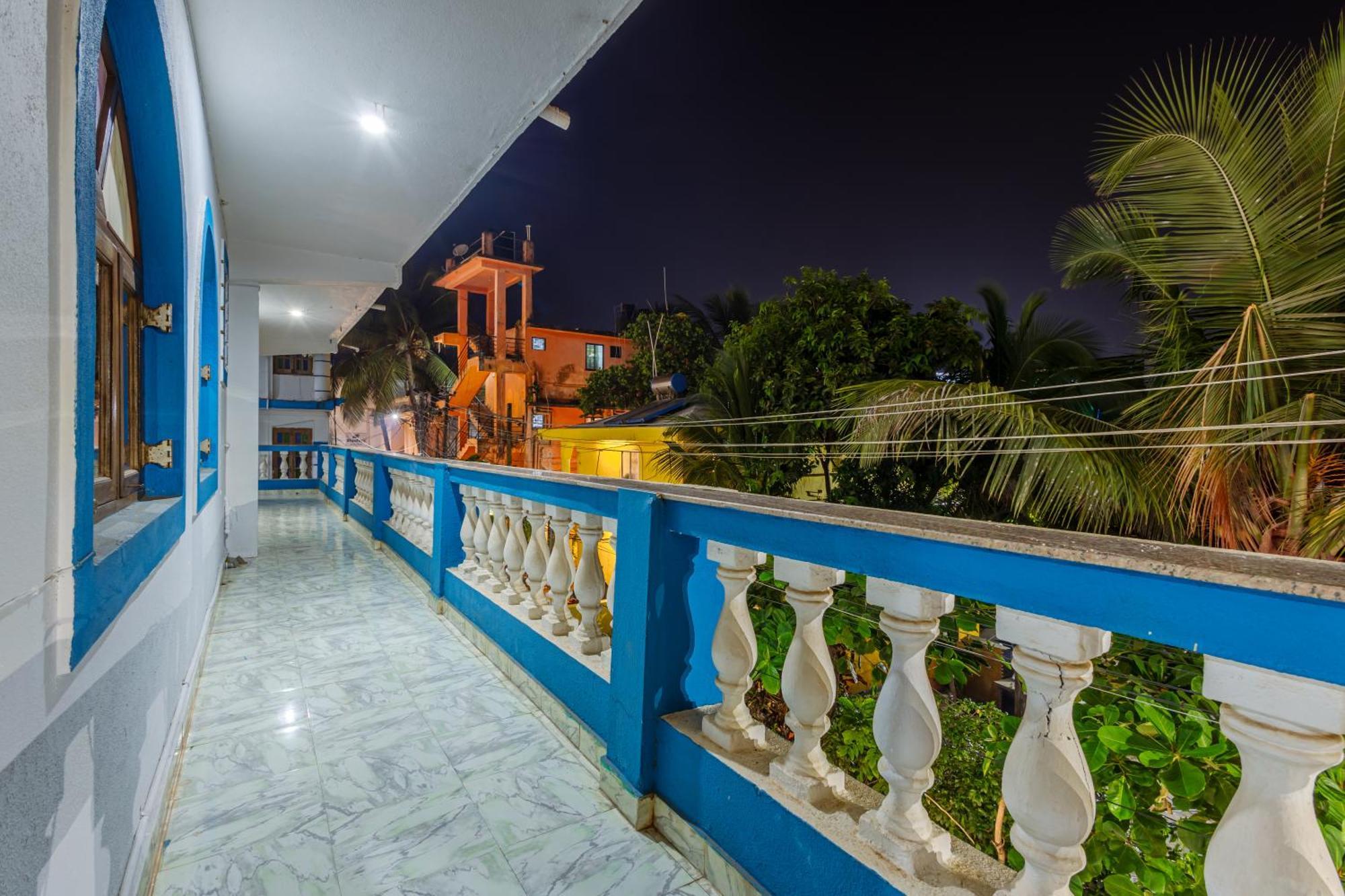 Baga Fantacia Beach Inn Calangute Room photo